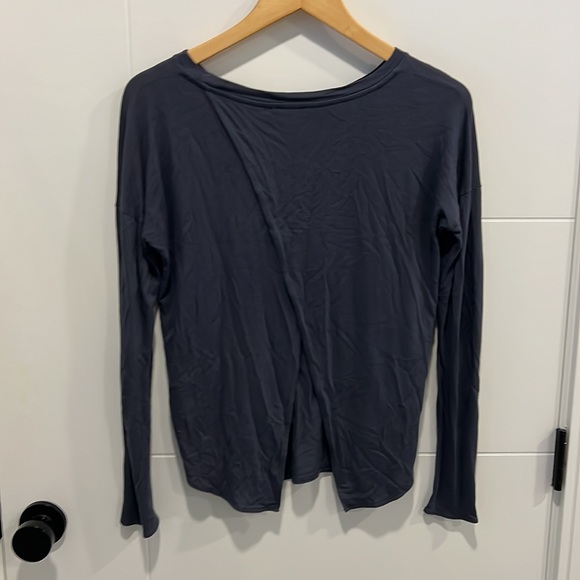 Aritzia Wilfred long sleeve open back top size XS - Picture 8 of 13